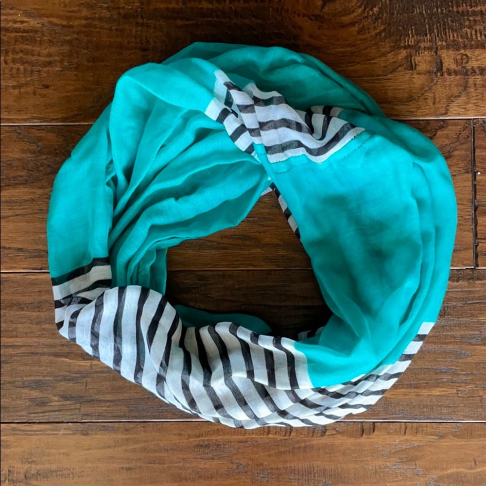 Infinity scarf